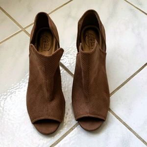 Life Stride Tan Booties open toe 9.5M